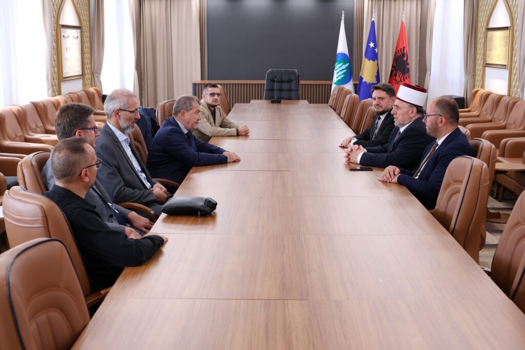 Delegacija UNSA - FIN-a u posjeti Islamskoj zajednici Kosova 2 1 11