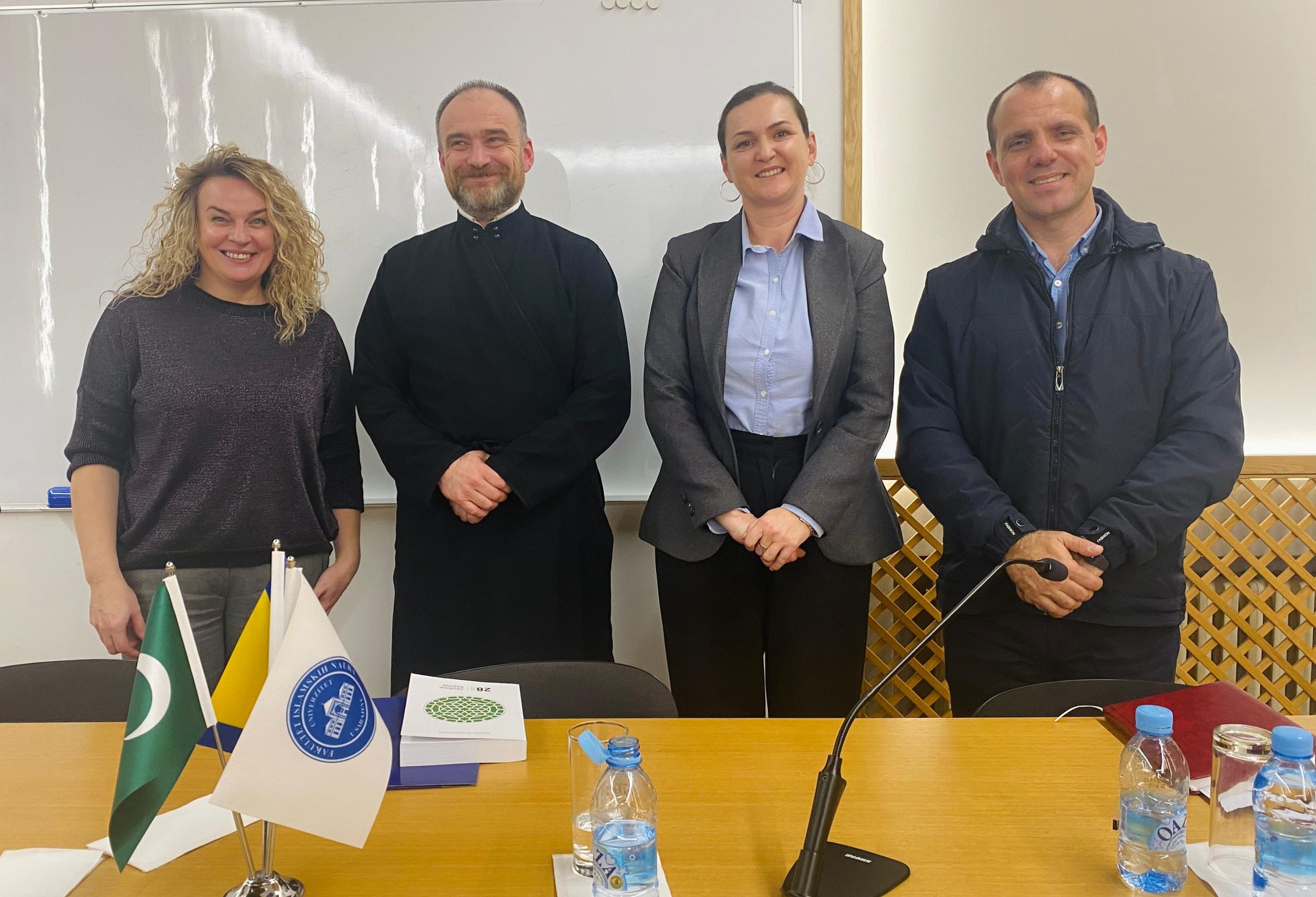 UNSA - FIN: Održana tribina „Između vijesti i istine: Mediji na ispitu vjere i savjesti“, u organizaciji Međureligijskog master studija "Međureligijski studij i izgradnja mira“ 1 1 7