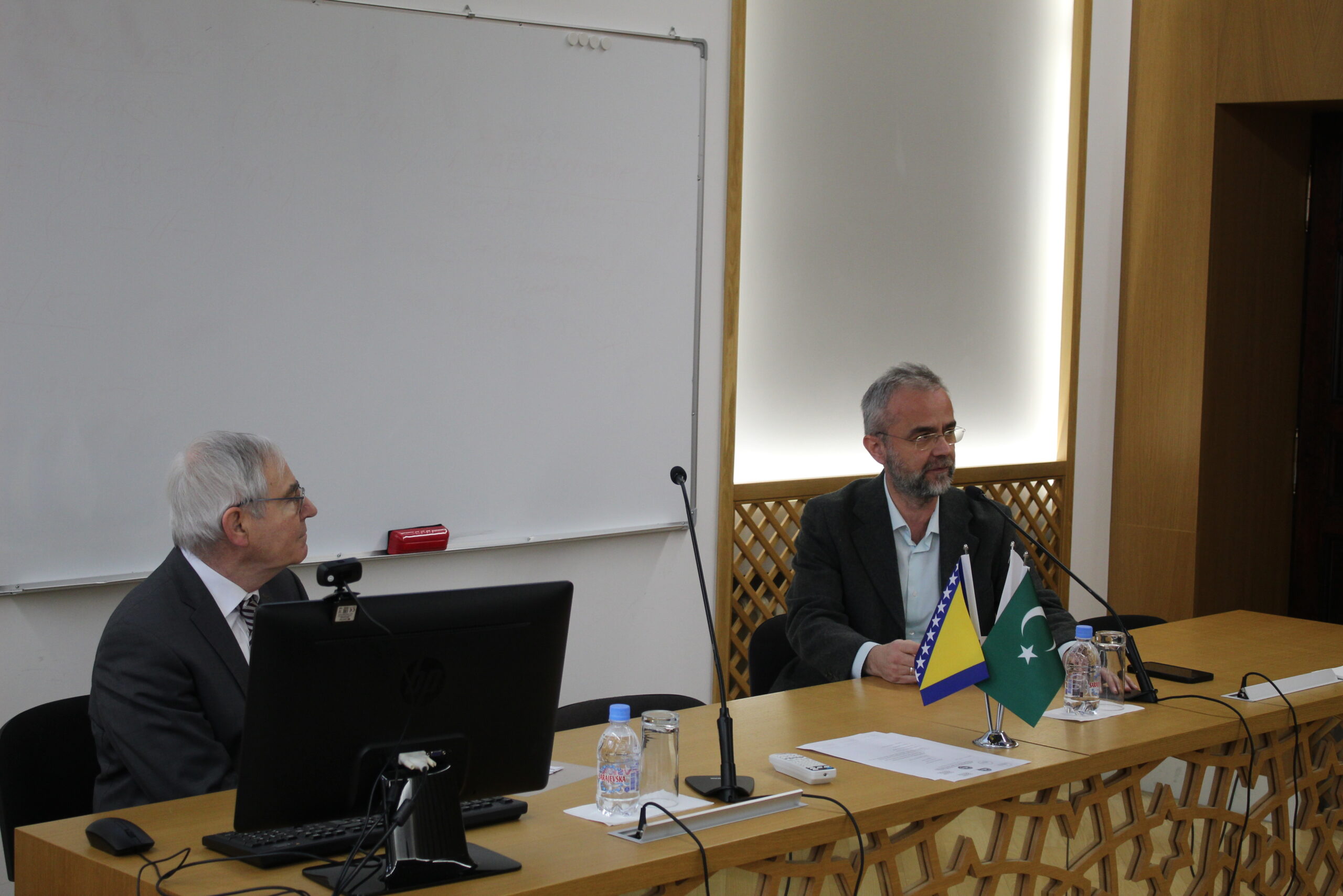 Održano predavanje prof. dr. Stefana Schreinera na UNSA FIN: “Evropljani već 700 godina: Tatarski muslimani u istočnoj Evropi i njihovo naslijeđe” 2 IMG 3415 scaled