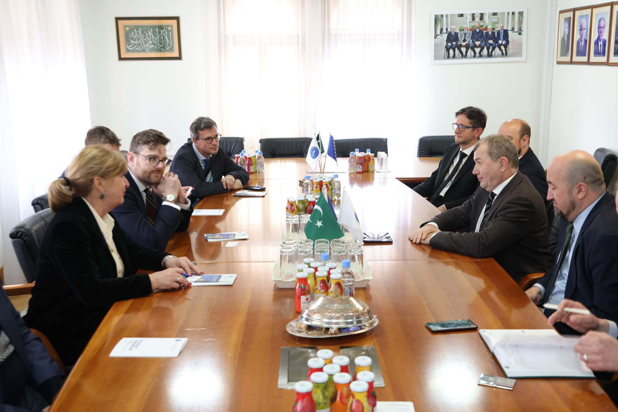 Delegacija Ministarstva unutrašnjih poslova SR Njemačke u posjeti ustanovama Islamske zajednice u BiH 1 posjeta sr njem1728 1