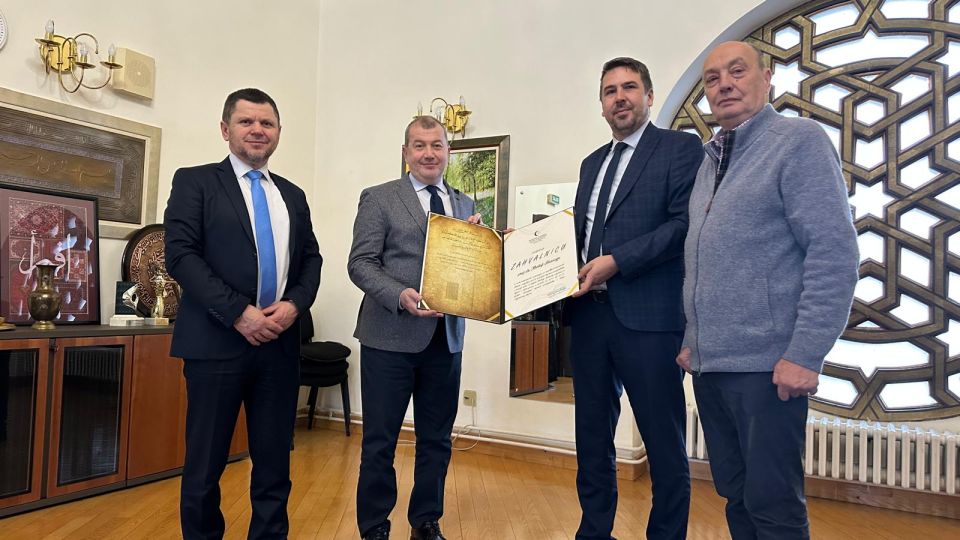 1771011960 dekanu fakulteta islamskih nauka urucena zahvalnica za doprinos radu vakufske direkcije